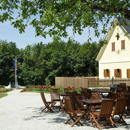 Posestvo Pule - Pule Estate 4* Trebelno