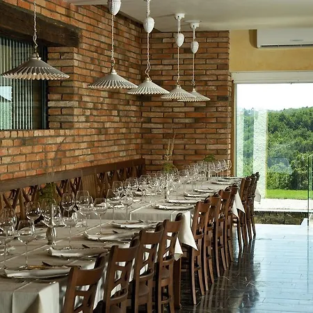 Hotel Posestvo Pule Equestrian Estate