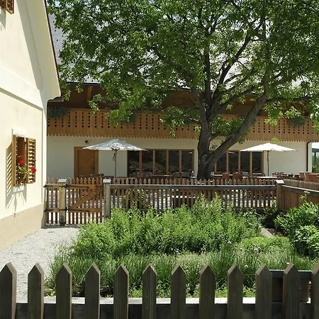 Posestvo Pule Equestrian Estate Trebelno