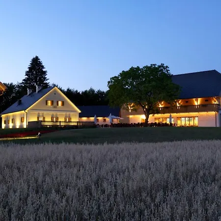 Posestvo Pule Equestrian Estate Hotel Trebelno