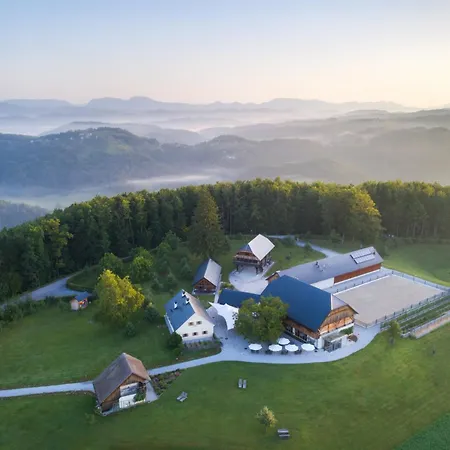 Hotel Posestvo Pule Equestrian Estate 4*