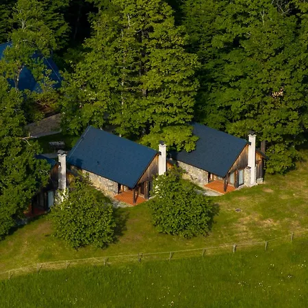 Hotell Posestvo Pule Equestrian Estate Trebelno