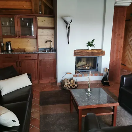Hotell Posestvo Pule Equestrian Estate Trebelno