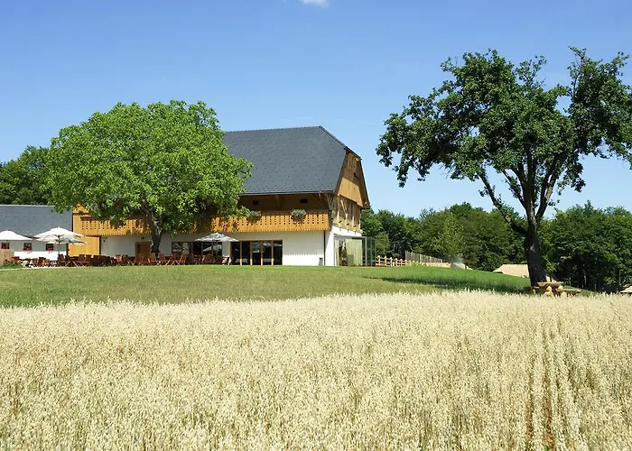 Hotel Posestvo Pule Equestrian Estate Trebelno