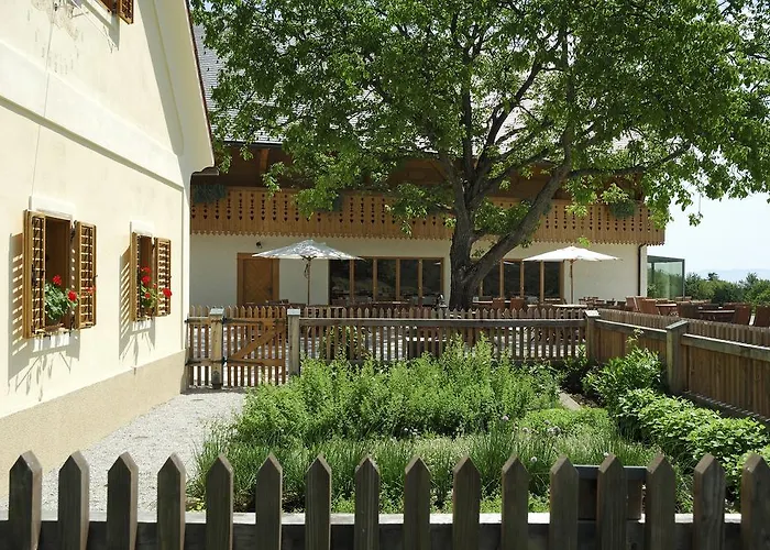 Posestvo Pule Equestrian Estate Trebelno