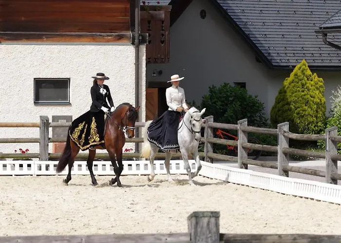 Posestvo Pule Equestrian Estate Trebelno